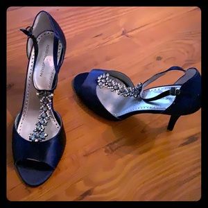 Adrienne Vittadini formal sandals